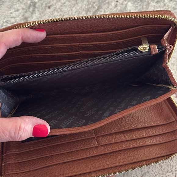 Brown Steve Madden cognac wristlet/wallet - Picture 6 of 8
